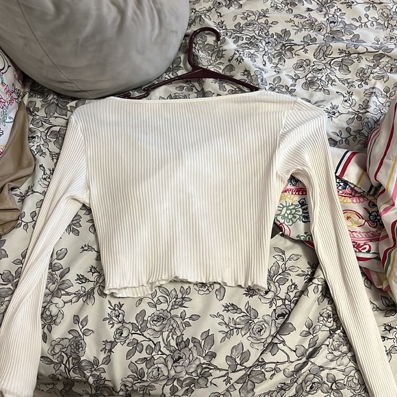 long sleeve crop top, super cute! thin but not see through with the right bra! - Picture 3 of 3